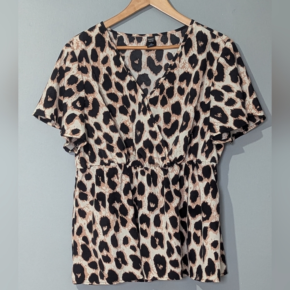 Emery Rose Women's Plus Size Leopard Print Blouse Boho‎